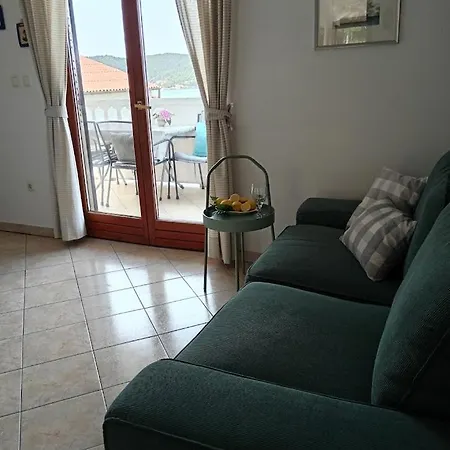 Nena Apartment Rab Town