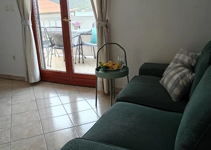 Nena Apartment Rab Town